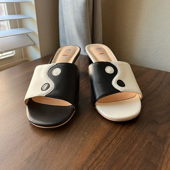 Yin Yang Mules - Picture 5 of 5